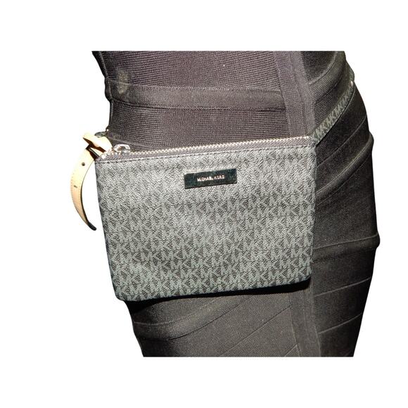 Michael Kors Signature Belt Bag Size Large 32-34 Fanny Pack - Picture 1 of 6